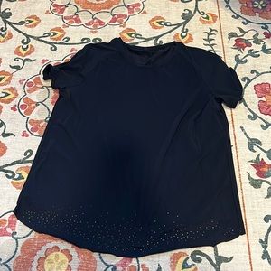 lululemon t-shirt open back cut out details